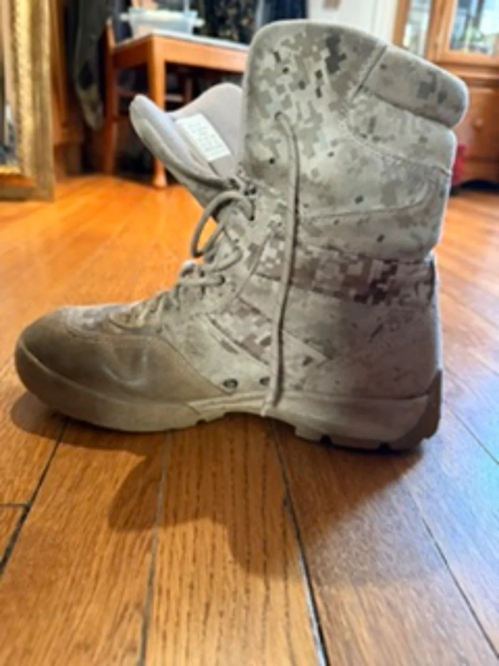 Men’s Boot 9 1/2